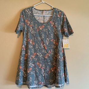 Brand New XXS Lularoe Feather Perfect Tee